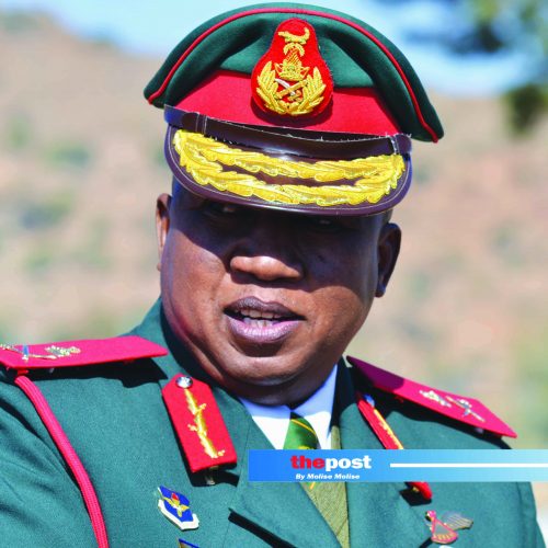 Soldiers sue army boss